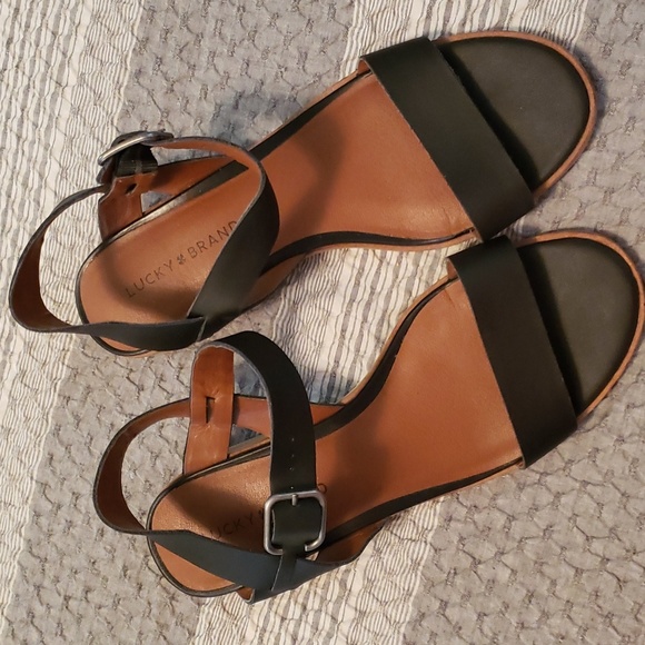 women's lucky brand leather sandals - Picture 2 of 3